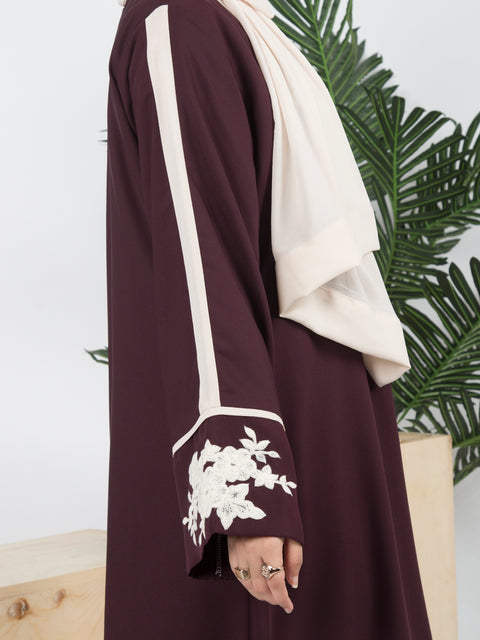 Alara Motif Abaya (Plum & Cream) Jilbaab